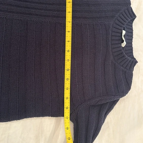 Vince navy ribbed sweater. Size small. - Picture 6 of 8